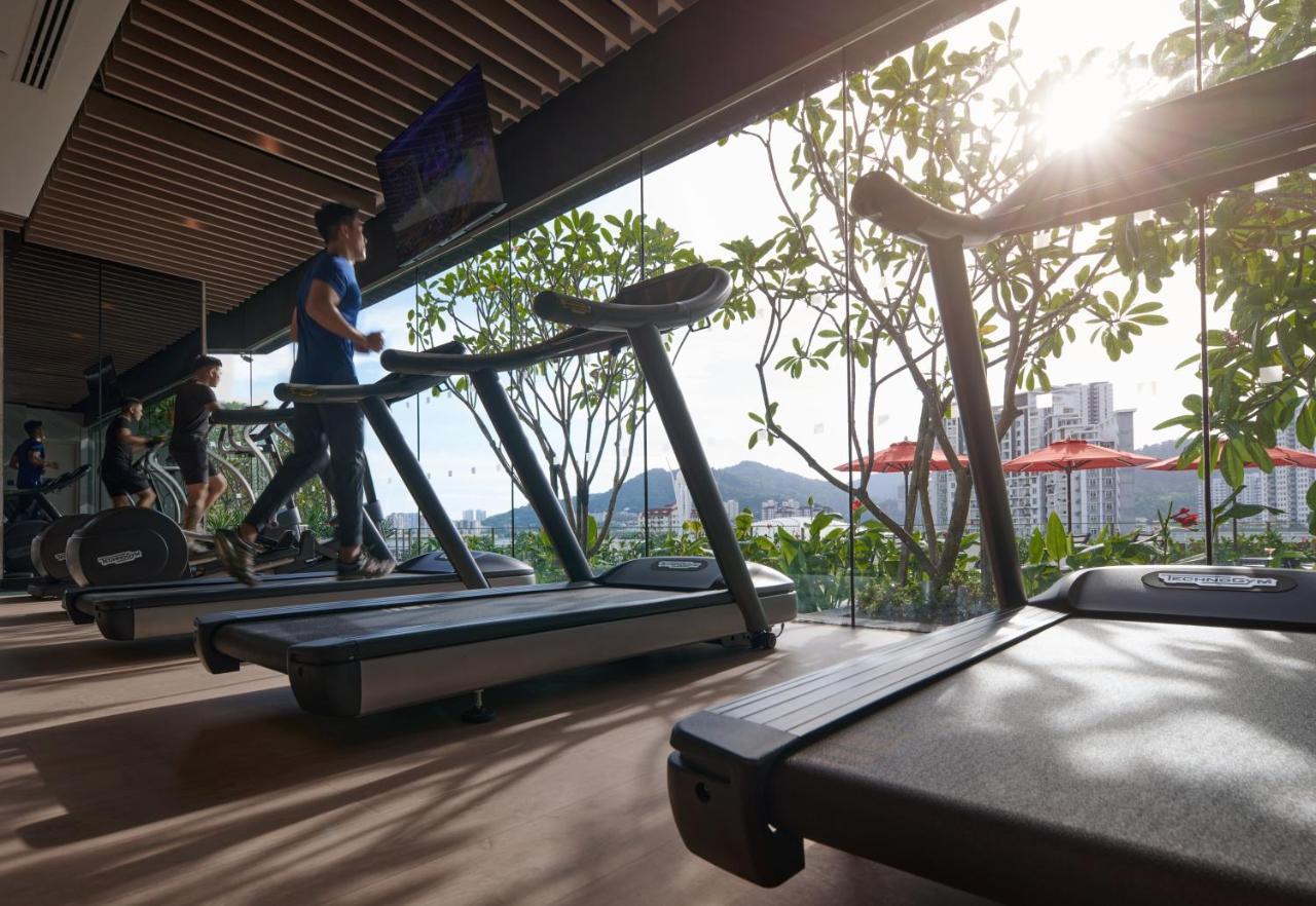 Отель Amari Spice Penang Байан-Лепас Экстерьер фото The gym at The Park